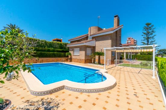 Chalet cerca del mar, en una de las mejores zonas exclusivas de Torrevieja, La Veleta. - ALICANTE