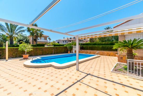 Chalet cerca del mar, en una de las mejores zonas exclusivas de Torrevieja, La Veleta. - ALICANTE