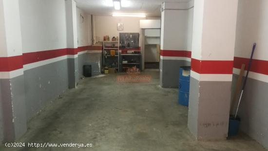  OPORTUNIDAD! SE VENDE LOCAL-GARAJE CON VADO EN LA CALLE OCTAVIO CUARTERO - ALBACETE 