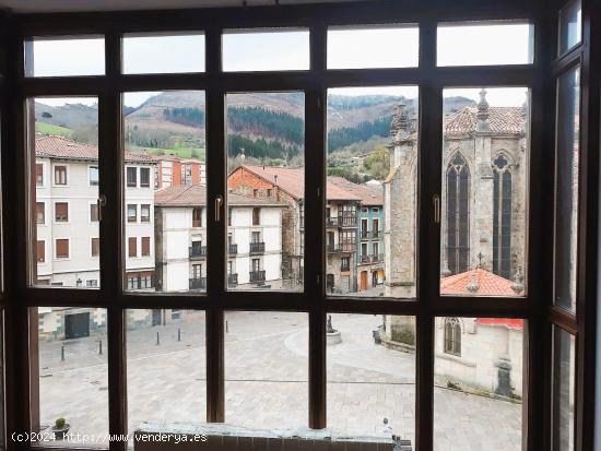 Céntrico !! Se Vende Piso con Ascensor en Balmaseda - VIZCAYA