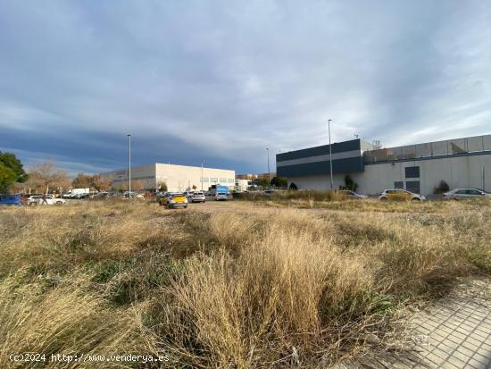 PARCELA INDUSTRIAL EN VENTA - VALENCIA