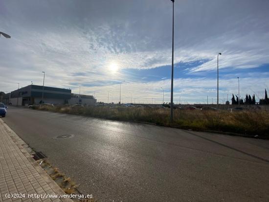 PARCELA INDUSTRIAL EN VENTA - VALENCIA