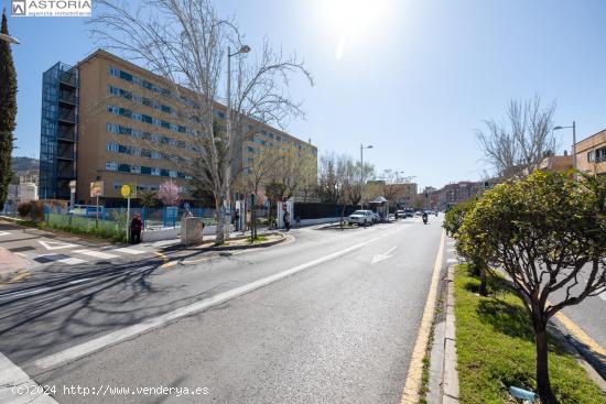 Local comercial junto al Hospital de Traumatología - GRANADA