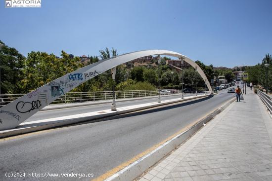 Espectacular adosada junto al paseo de la Bicha en Granada - GRANADA