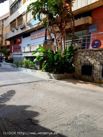 Plaza de garaje en edificio plaza alta - CADIZ