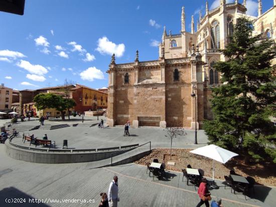 OPORTUNIDAD: Junto a la catedral, excelentes vistas. - LEON