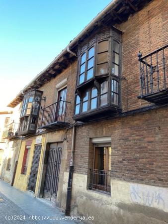 ¡OPORTUNIDAD INVERSORES! ESTUPENDO EDIFICIO EN EL CASCO ANTIGUO. - LEON