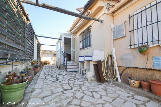 Chalet de 2 habitaciones con piscina en la playa de Riumar - TARRAGONA