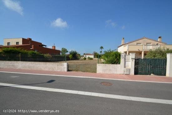 Solar edificable de 840m² en la Urb. Riumar, a escasos metros del paseo Marítimo - TARRAGONA