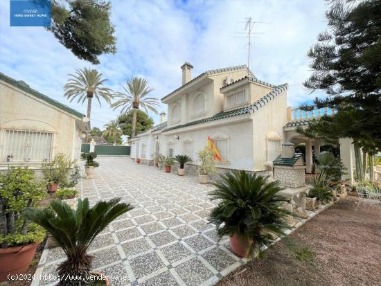 SE VENDE CHALET INDEPENDIENTE EN PEÑA DE LAS ÁGUILAS - ALICANTE