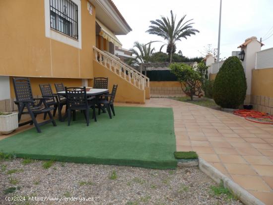 ESPECTACULAR CHALET EN CALAFLORES - MURCIA