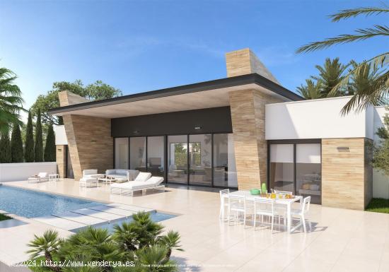 VILLA INDEPENDIENTE EN UNA PLANTA DE 3 DORMITORIOS, VESTIDOR Y PISCINA PRIVADA EN PARCELA DE 530 M2 