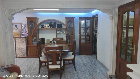 PRECIOSO INMUEBLE -EN ZONA PLAZA CREVILLENTE - ALICANTE