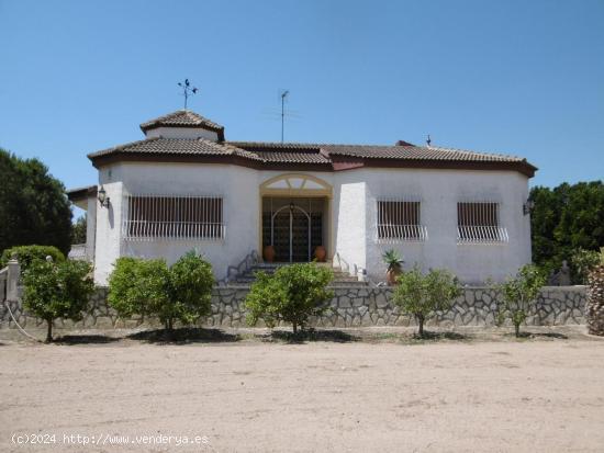 Estupendo chalet en Carretera de Santa Pola. - ALICANTE