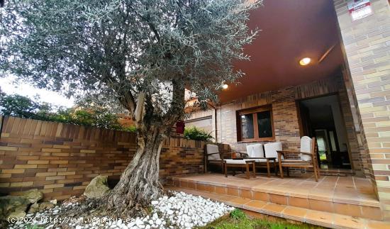 CHALET ADOSADO EN VENTA EN FUENTE BERROCAL - VALLADOLID