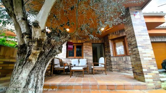 CHALET ADOSADO EN VENTA EN FUENTE BERROCAL - VALLADOLID