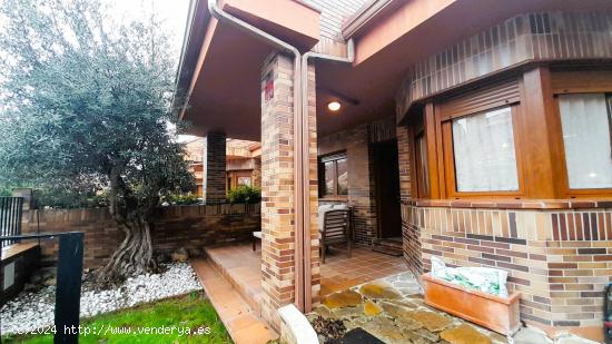 CHALET ADOSADO EN VENTA EN FUENTE BERROCAL - VALLADOLID