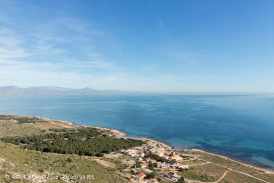 Adosados de obra nueva junto al mar - ALICANTE