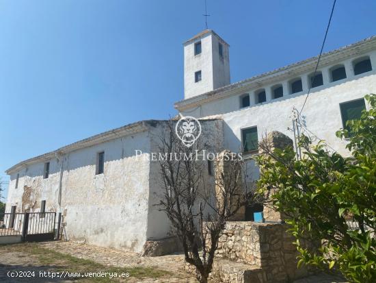 Masia a la venta en Vilanova i la Geltru con 3 hectáreas de terreno - BARCELONA