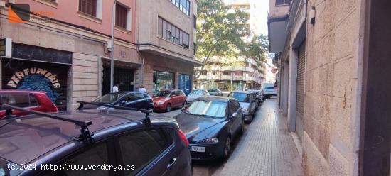 LOCAL COMERCIAL Y OFICINAS EN EL CENTRO - BALEARES