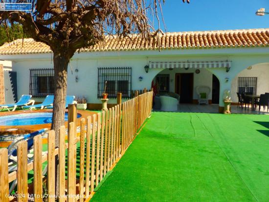 SE ALQUILA CHALET CON 4 DORMITORIOS, PISCINA, JACUZZI - MURCIA