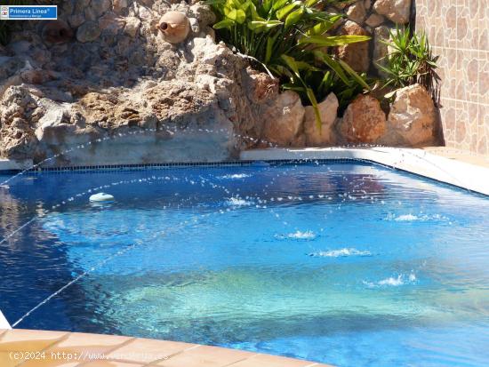 SE ALQUILA CHALET CON 4 DORMITORIOS, PISCINA, JACUZZI - MURCIA