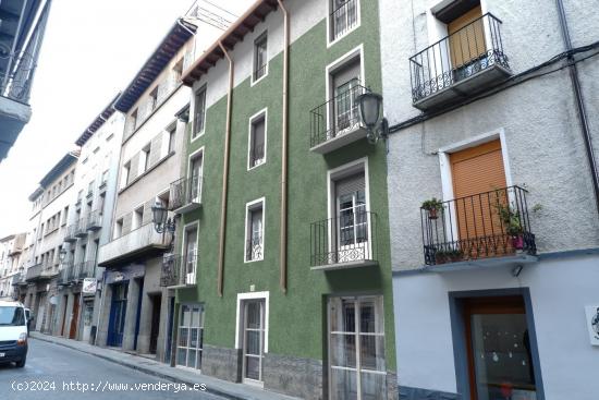  Exclusiva vivienda en venta en C/ Ramiro I, 27 JACA - HUESCA 