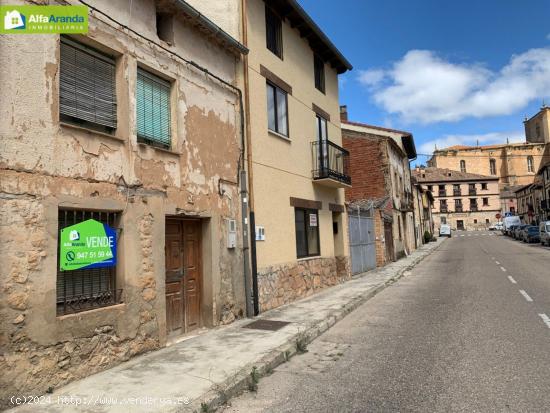 CASA DE PUEBLO CON TERRENO - BURGOS