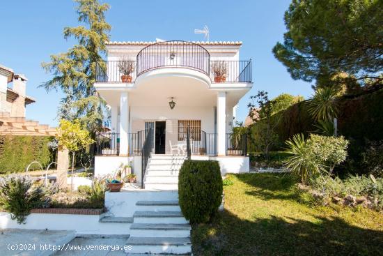 Magnífica casa La Zubia, en un entorno privilegiado y a 15 minutos de Granada - GRANADA