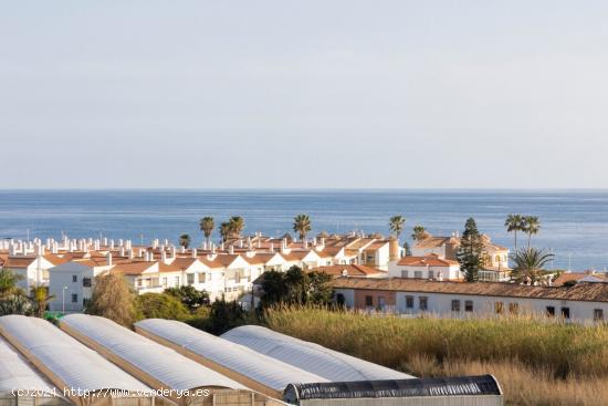  TORRENUEVA COSTA - BONITA CASA CON GRAN PARCELA 1210 M - GRANADA 