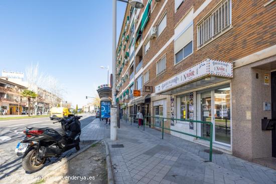 Local comercial junto al Hospital de Traumatología - GRANADA