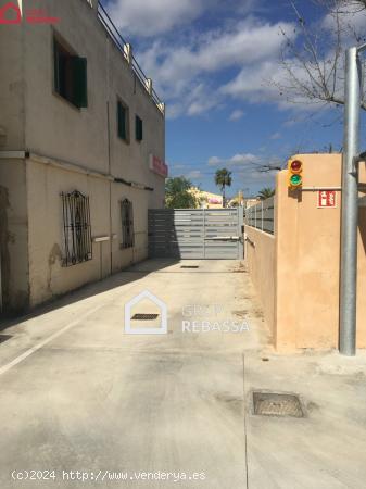 Se ALQUILAN parkings en el PLA DE NA TESA - BALEARES