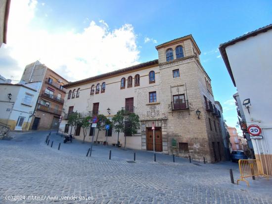 CASA DE 180M2 JUNTO A LA GERENCIA DE URBANISMO y PLAZA DE LA MERCED!!! - JAEN