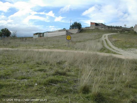 Parcela en venta en Cuéllar. Superficie 5411 m². Urbanizable. Ref. 1121 - SEGOVIA