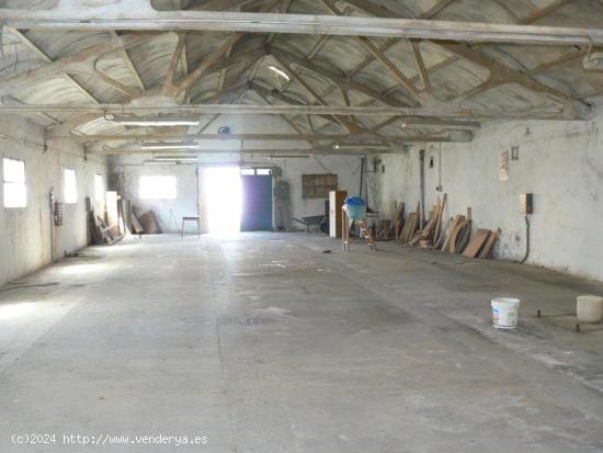 Venta de Nave industrial en Cuéllar. Parcela 1375 m². Superficie construida 425 m². Ref. 1589 - S