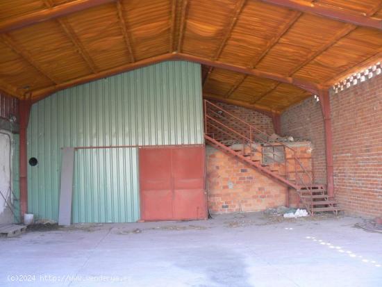 Venta de Nave industrial en Cuéllar. Parcela 1375 m². Superficie construida 425 m². Ref. 1589 - S