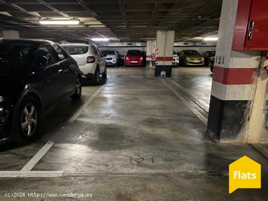  PARKING EN PARQUE EUROPA - BARCELONA 