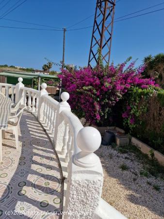 CHALET INDEPENDIENTE EN LA SIESTA - ALICANTE