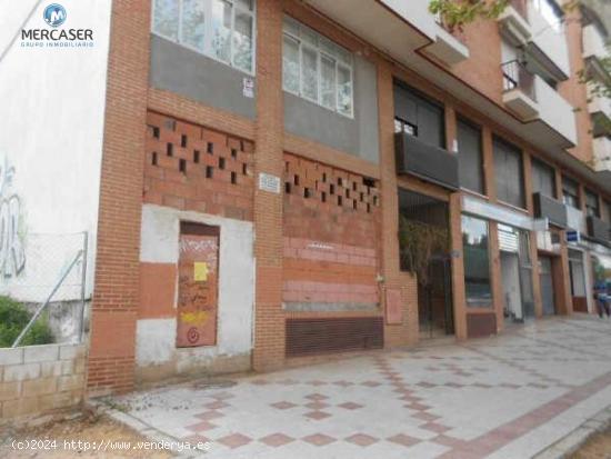 Local en venta en Calle HermanosFernandez Galiano, 11, Guadalajara - GUADALAJARA