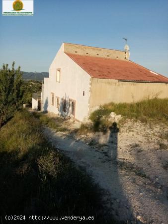 MARAVILLOSO CHALET CON CAMPO DE CULTIVO EN PLENA NATURALEZA!!! - ALICANTE