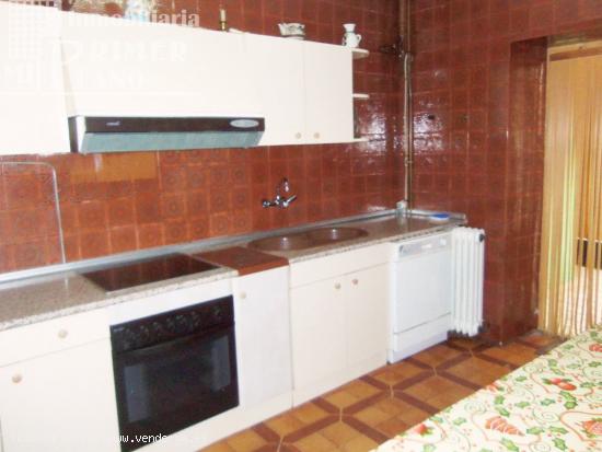  CASA EN ESQUINA CON 4 DORMITORIOS, JUNTO A PLAZA DE ESPAÑA - CIUDAD REAL 