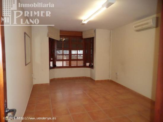 LOCAL COMERCIAL EN CALLE D. VICTOR EN VENTA Y ALQUILER - CIUDAD REAL