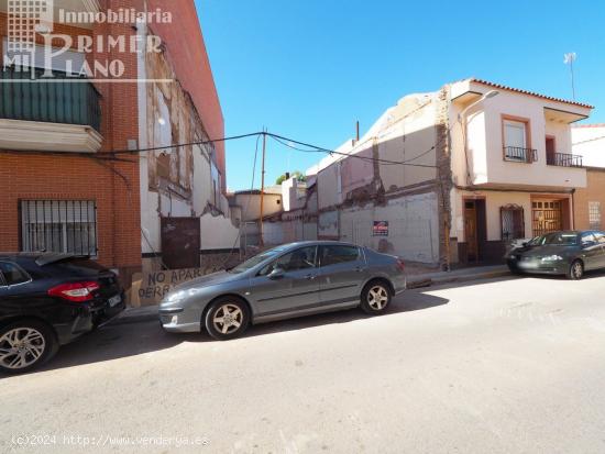 *¡¡OPORTUNIDAD DE ULTIMA HORA!! Se vende solar, junto a c/Socuellamos, con 205m2 de suelo, 75.000