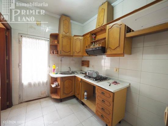 *CASA EN ESQUINA CON GARAJE/LOCAL EN PLANTA BAJA POR SOLO 43.000 EUROS* - CIUDAD REAL