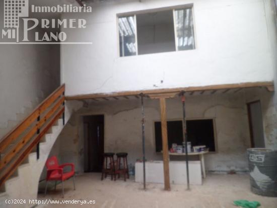  *Casa con 320m2 de suelo, en pleno centro de Tomelloso, junto a D.Victor, con 14,50m fachada* - CIUD 