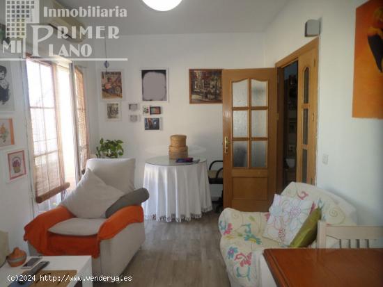 *¡OFERTA DE ULTIMA HORA! Se vende piso exterior, sin ascensor y con garaje* - CIUDAD REAL