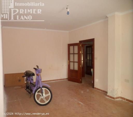 Casa para reformar que cuenta con 211 m2 por sólo 75.000 Euros - CIUDAD REAL