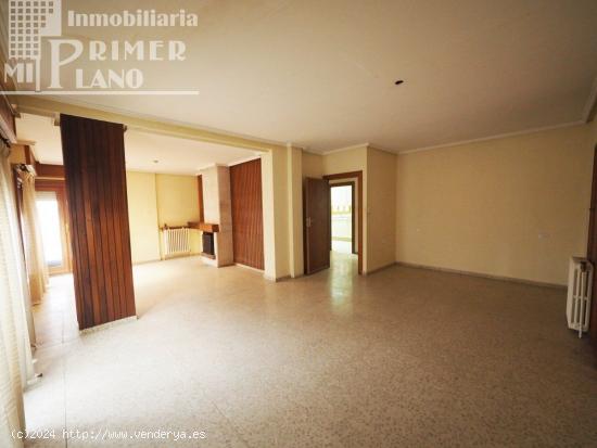 Vivienda en venta en el centro de Tomelloso, superficie de parcela de 369 m2, y 460 m2 construidos -