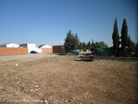 *SOLAR en ESQUINA, con 560 m2, en el POLÍGONO 20, por solo 89.600€. A 150€/m2* - CIUDAD REAL