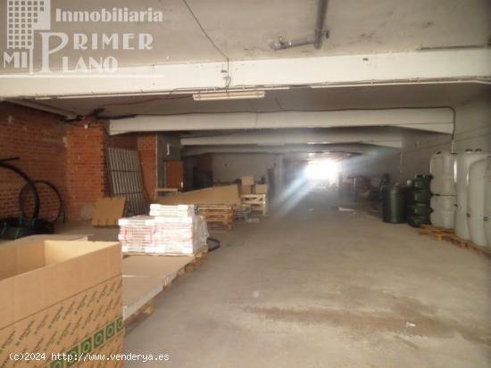 Local comercial a dos calles de 715 m2 junto a avda Don Antonio Huertas. - CIUDAD REAL